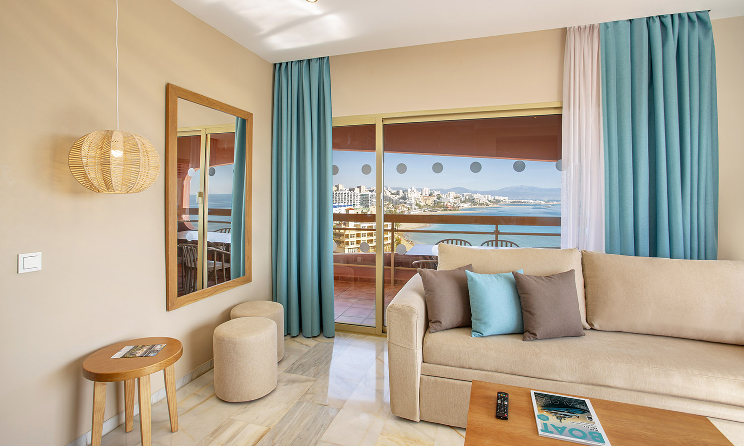 1 Bedroom Family Apartment (sea views) - Lounge